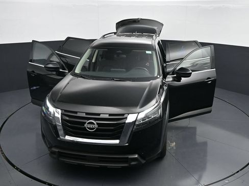 Used 2025 Nissan Pathfinder SV FWD image 40