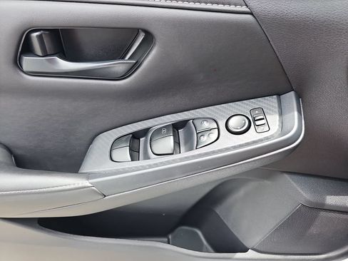 Used 2025 Nissan Sentra S FWD image 26