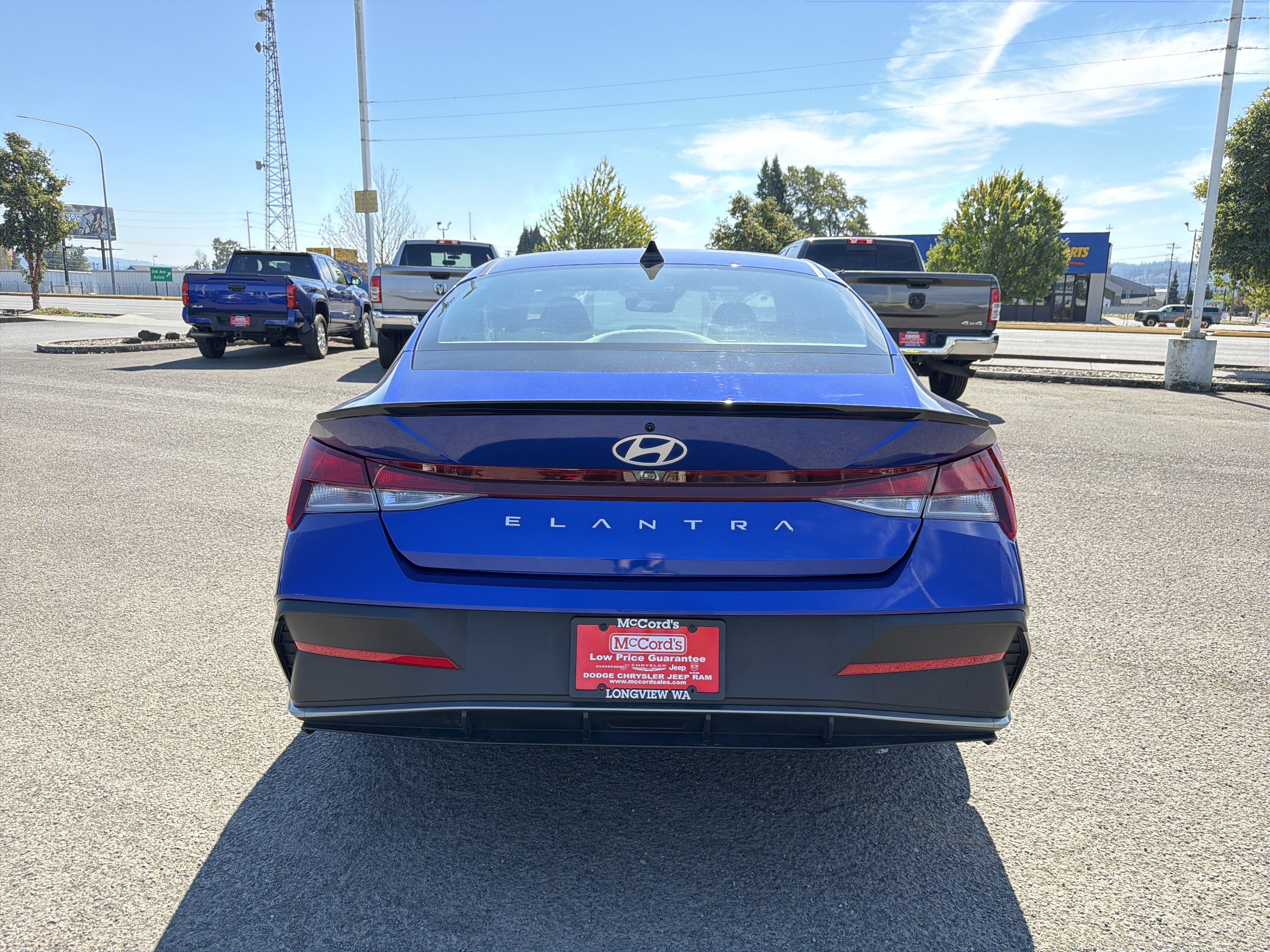 Used 2025 Hyundai Elantra Sport FWD image 4