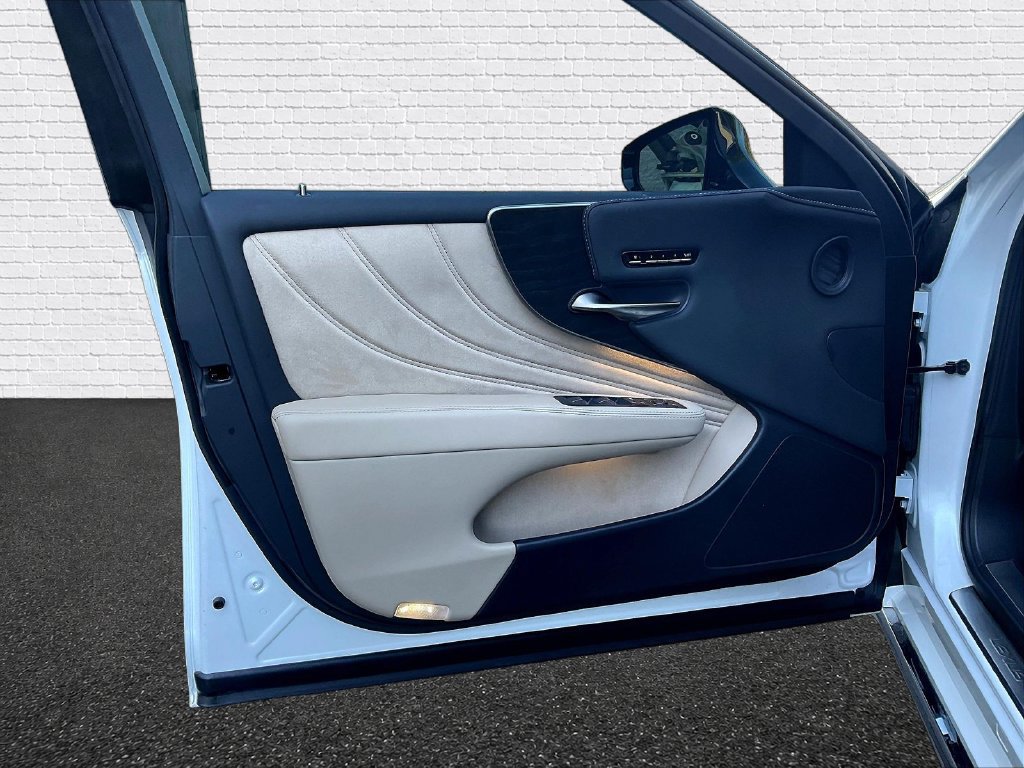 Used 2024 Lexus LS 500 RWD image 15