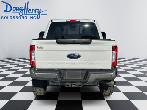 Used 2019 Ford F250 Lariat w/ Lariat Ultimate Package image 4