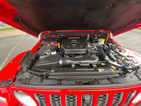 Used 2021 Jeep Wrangler Unlimited Sahara w/ Cold Weather Group AWD/4WD image 26