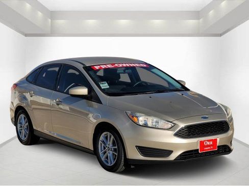 Used 2018 Ford Focus SE image 1