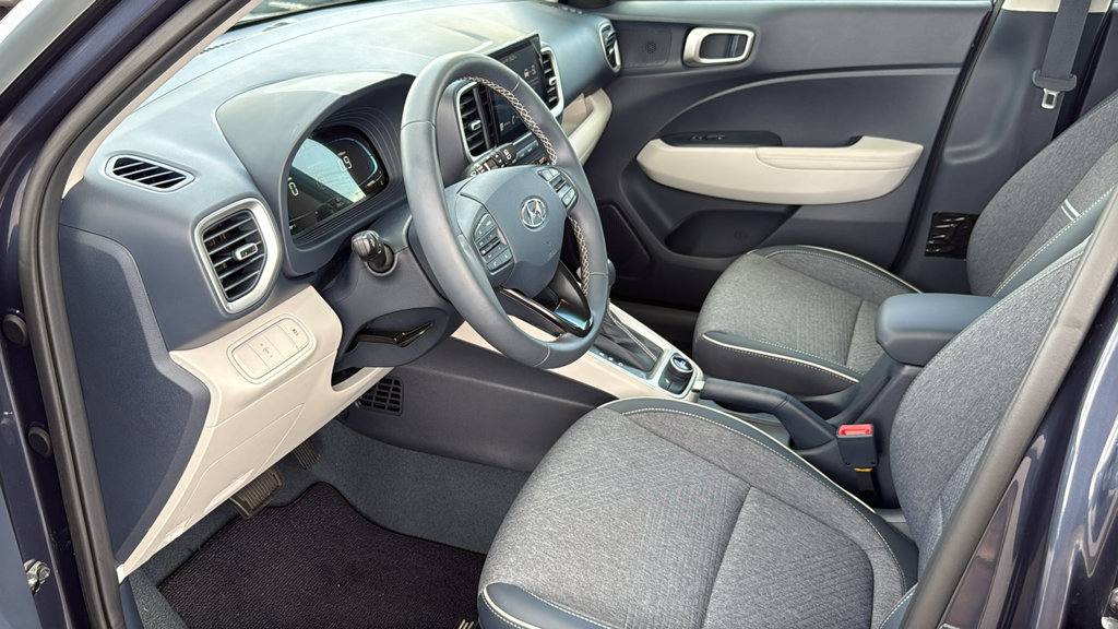 Used 2026 Hyundai Venue SEL FWD image 25