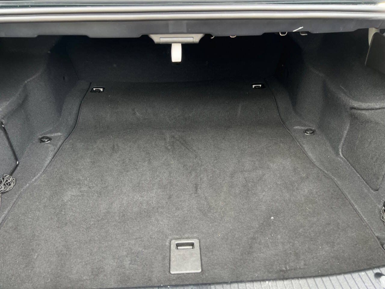 Used 2010 Mercedes-Benz E 350 Sedan image 25