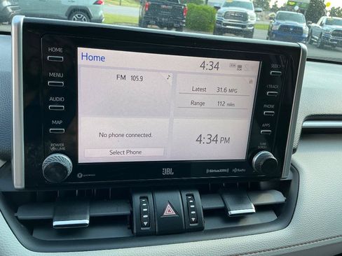 Used 2020 Toyota RAV4 XLE Premium FWD image 25