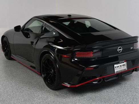 Used 2025 Nissan Z NISMO w/ Floor Mat Package RWD image 8