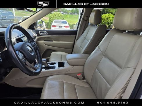 Used 2017 Jeep Grand Cherokee Limited w/ Luxury Group II RWD image 8
