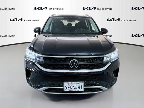 Used 2023 Volkswagen Taos SE AWD/4WD image 2