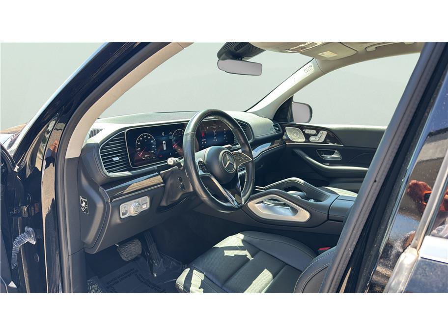 Used 2024 Mercedes-Benz GLS 450 4MATIC image 9