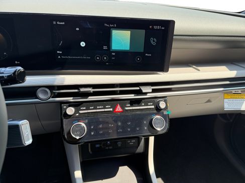 New 2025 Hyundai Tucson Limited image 12