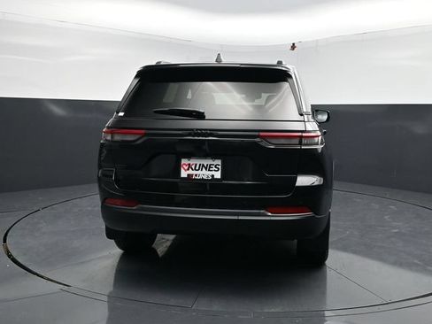 New 2026 Jeep Grand Cherokee Altitude AWD/4WD image 8