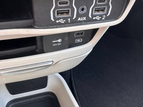 Used 2022 Chrysler Pacifica Touring-L FWD image 22