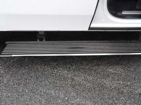 Used 2022 Jeep Grand Wagoneer Series III w/ Rear Seat Video Group 1 image 14