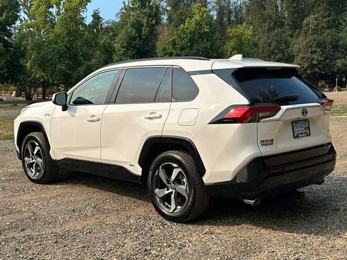 Used 2023 Toyota RAV4 SE w/ Weather & Moonroof Package AWD/4WD image 7