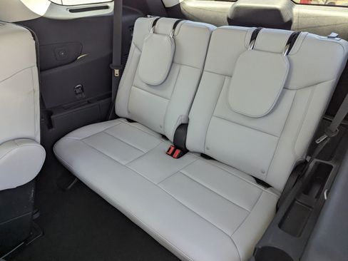 Certified 2025 Ford Explorer Platinum w/ Ultimate Package AWD/4WD image 9