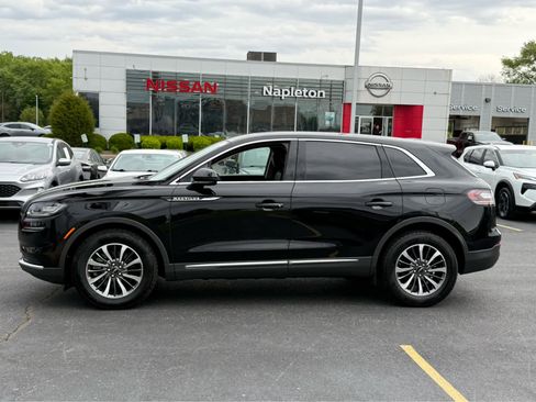 Used 2023 Lincoln Nautilus FWD image 4