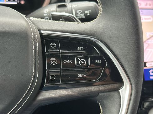 Used 2023 Jeep Grand Cherokee L Overland AWD/4WD image 31