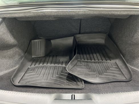 Used 2017 Chrysler 300 C image 24