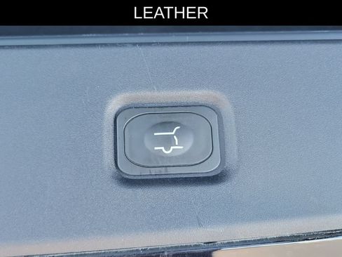 Used 2025 Lincoln Navigator Black Label AWD/4WD image 8