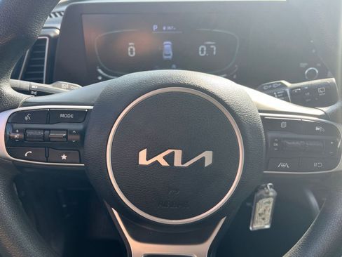 Used 2023 Kia Sportage LX image 29