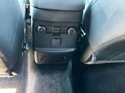 Used 2016 Ford Explorer XLT w/ Equipment Group 202A AWD/4WD image 23