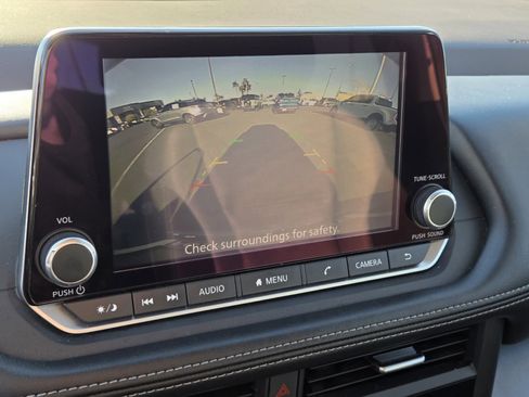 Used 2023 Nissan Rogue SV image 21