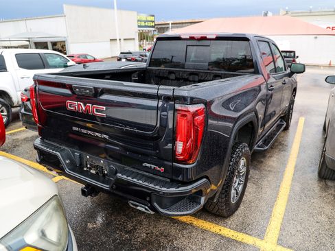 Used 2024 GMC Sierra 1500 AT4 w/ Technology Package AWD/4WD image 8