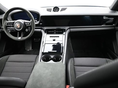 Certified 2026 Porsche Panamera RWD image 27