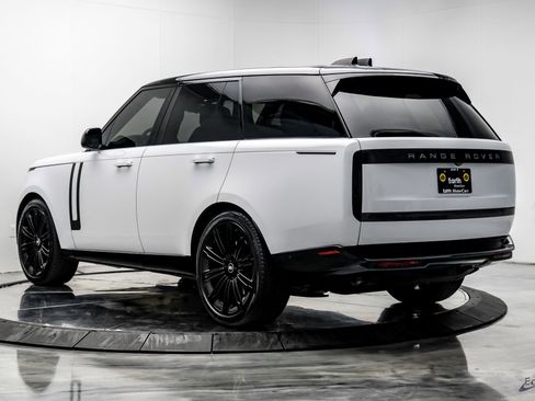 Used 2024 Land Rover Range Rover SE AWD/4WD image 10