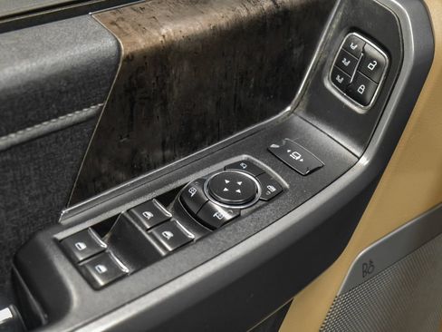 Used 2024 Ford F350 Lariat w/ Lariat Ultimate Package AWD/4WD image 46