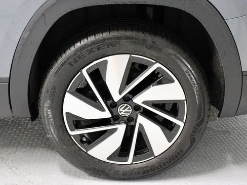Used 2024 Volkswagen Atlas SE AWD/4WD image 19