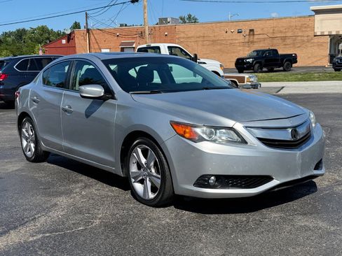 Used 2013 Acura ILX w/ Premium Package FWD image 4