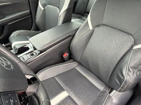 Used 2025 Toyota Camry SE image 19