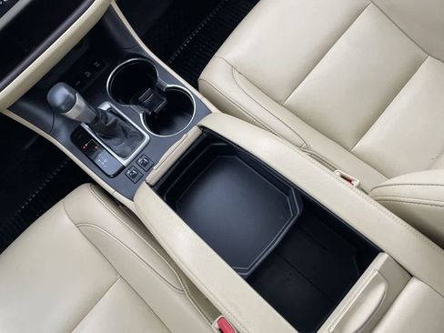 Used 2019 Toyota Highlander XLE image 26