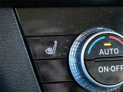 Used 2023 Mitsubishi Outlander SE image 24