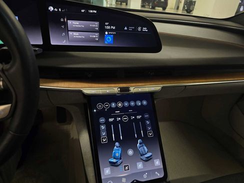 Used 2023 Lucid Air Touring image 28