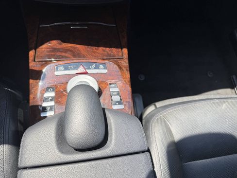 Used 2013 Mercedes-Benz S 550 Sedan image 15