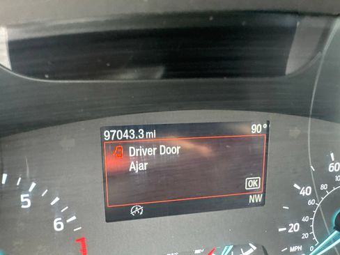 Used 2022 Ford Escape SE FWD image 16