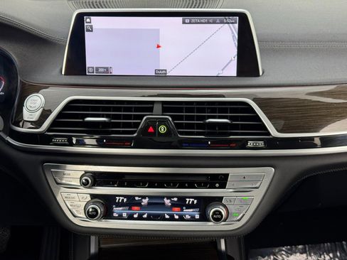 Used 2020 BMW 740i w/ Premium Package image 25