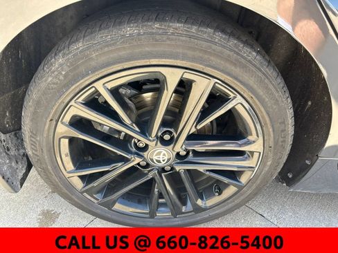 Used 2025 Toyota Camry SE FWD image 5