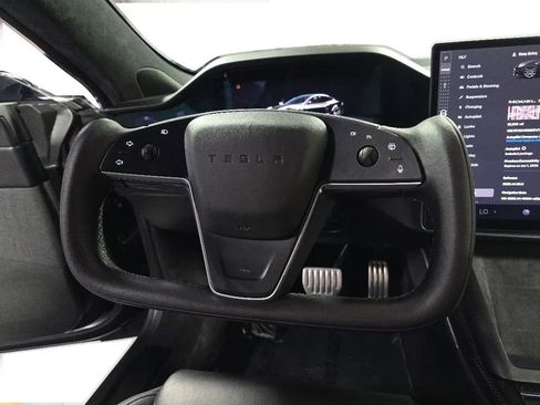 Used 2022 Tesla Model S Plaid image 15