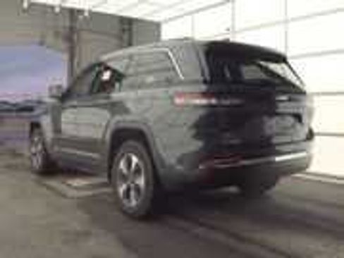 Used 2022 Jeep Grand Cherokee Limited 4xe image 3