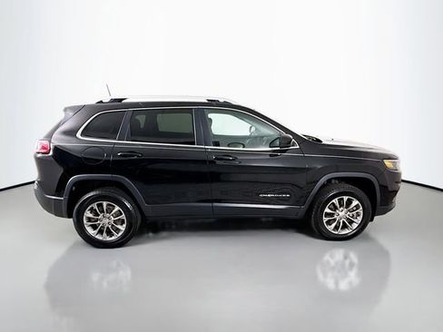 Used 2019 Jeep Cherokee Latitude Plus w/ Cold Weather Group AWD/4WD image 8