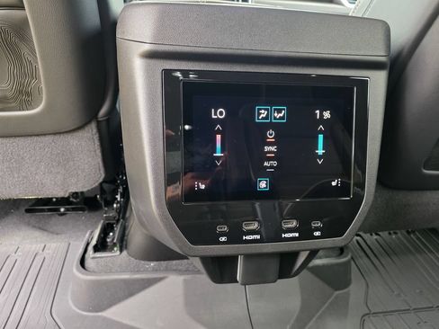 New 2026 GMC Yukon Denali Ultimate w/ LPO, Floor Liner Package AWD/4WD image 21