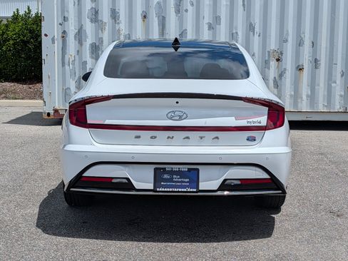 Used 2023 Hyundai Sonata Limited w/ Cargo Package FWD image 5