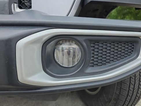 Used 2020 Jeep Gladiator Overland w/ LED Lighting Group AWD/4WD image 25