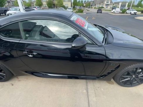 Used 2025 Toyota GR86 Premium w/ ALL Weather Mat Package (TMS) RWD image 3
