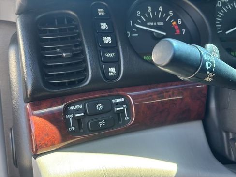Used 2005 Buick Le Sabre Limited image 15