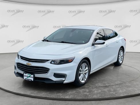 Used 2018 Chevrolet Malibu LT FWD image 4
